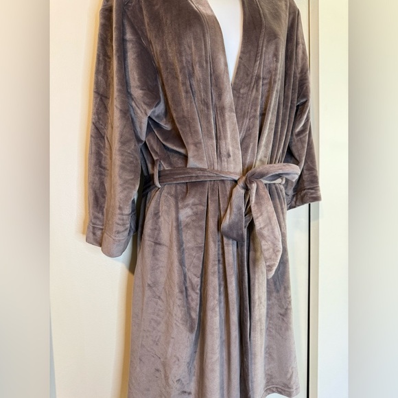 Splendid Velvety Soft Grage Robe - Picture 2 of 8